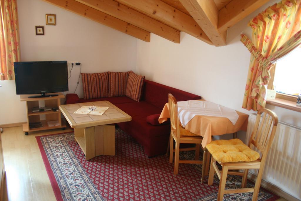 Hotel Haus Hildegard Neustift im Stubaital Zimmer foto