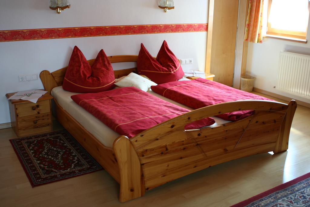 Hotel Haus Hildegard Neustift im Stubaital Zimmer foto